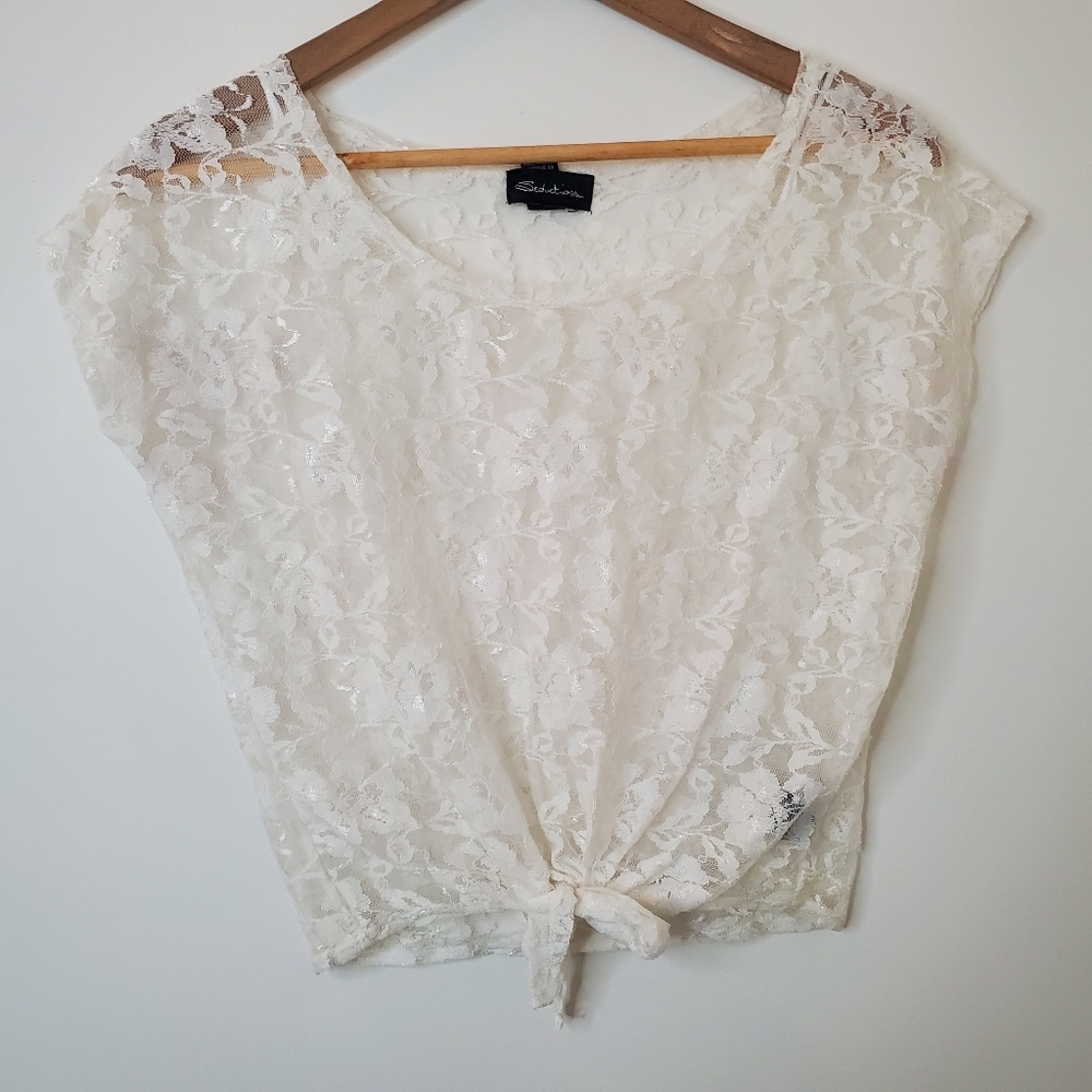 SEDUCTIONS | Floral  Lace Top w/ knot detailing